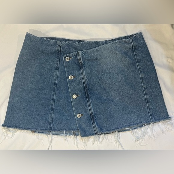 American Eagle Outfitters Dresses & Skirts - American Eagle Button Front Denim Mini Skirt Size 16 Stretch Raw Hem